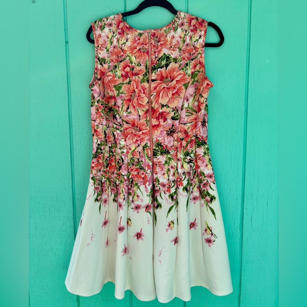 Gabby Skye Women’s Floral Fit and Flare Sleeveless Dress Size 12 - Picture 3 of 9